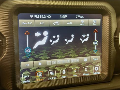 Used 2023 Jeep Wrangler Sahara image 24