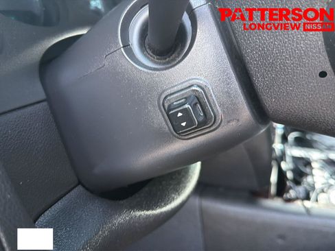 Used 2012 GMC Yukon Denali RWD image 9