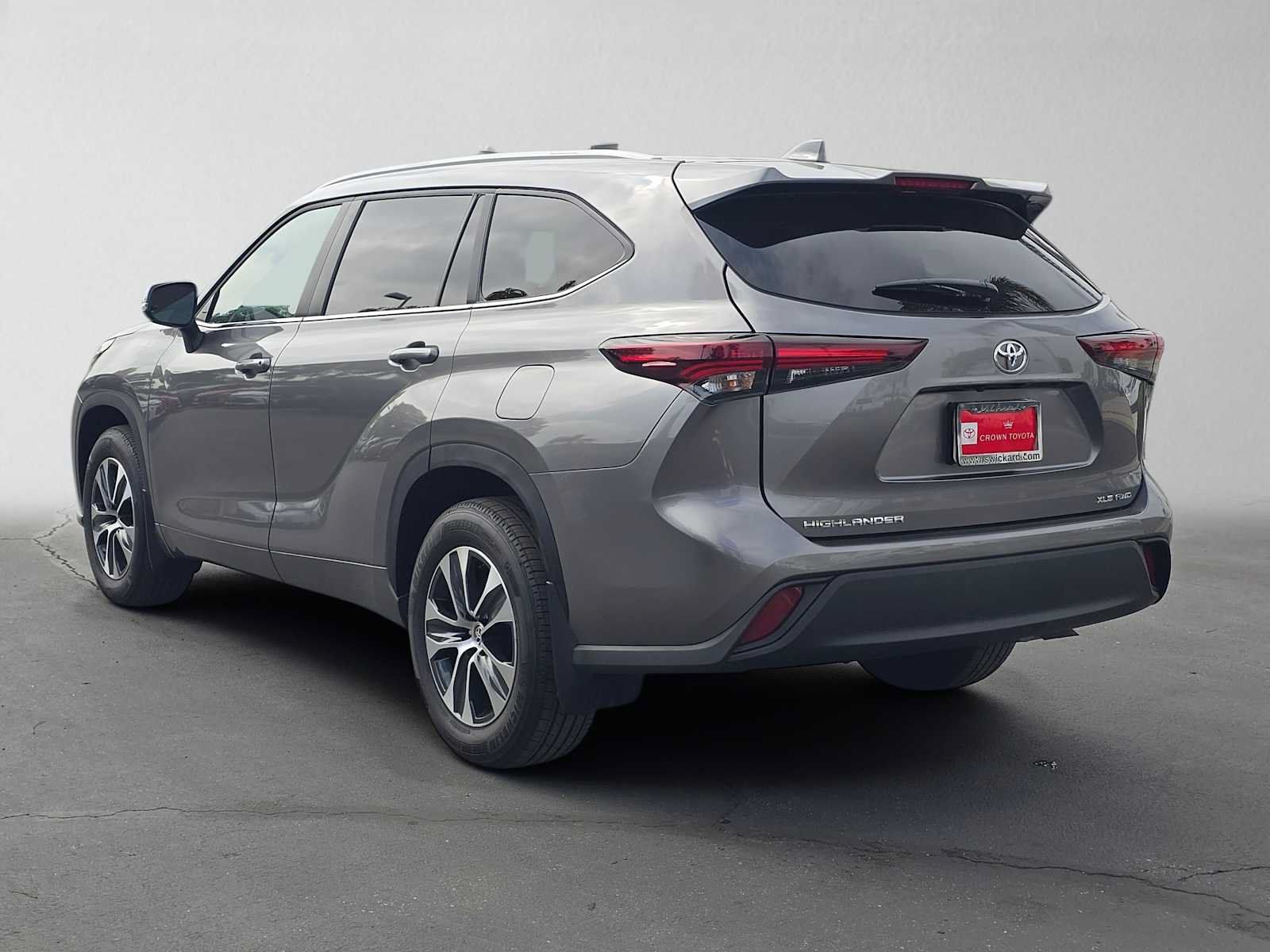 Certified 2026 Toyota Highlander XLE AWD/4WD image 5
