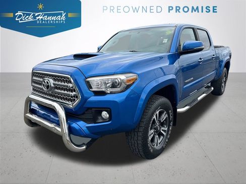 Used 2017 Toyota Tacoma TRD Sport AWD/4WD image 1