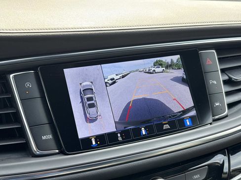 Used 2024 Buick Enclave Avenir w/ Avenir Technology Package image 21