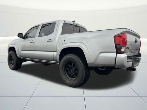 Used 2022 Toyota Tacoma SR5 image 3