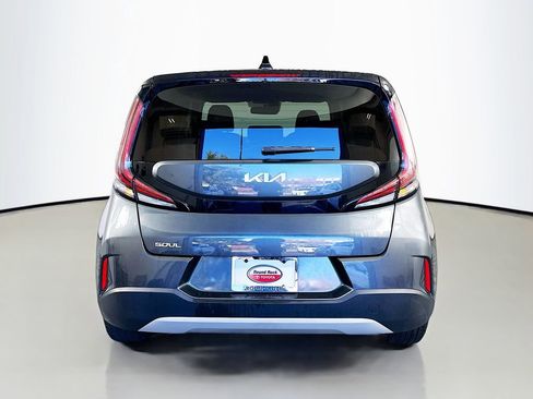 Used 2023 Kia Soul LX w/ LX Technology Package image 6