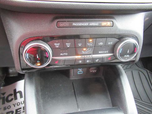 Used 2022 Ford Escape SE w/ SE Sport Appearance Package AWD/4WD image 26