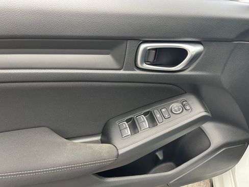 Used 2023 Honda Civic LX image 6