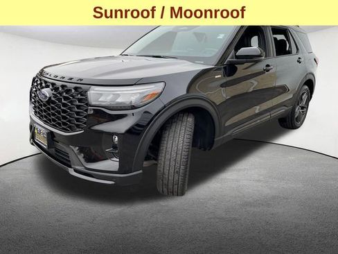 Used 2025 Ford Explorer ST-Line w/ ST-Line Street Pack image 5