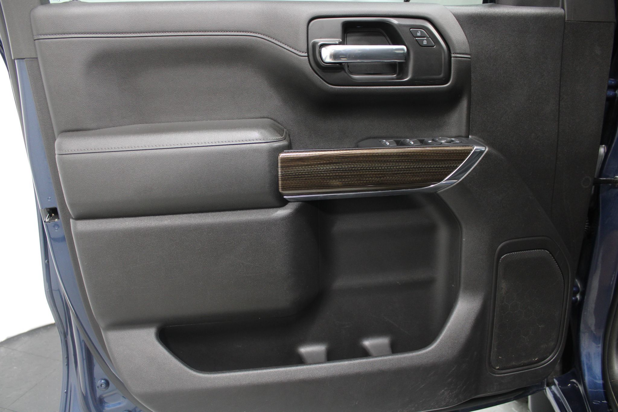 Used 2021 Chevrolet Silverado 1500 LT AWD/4WD image 11