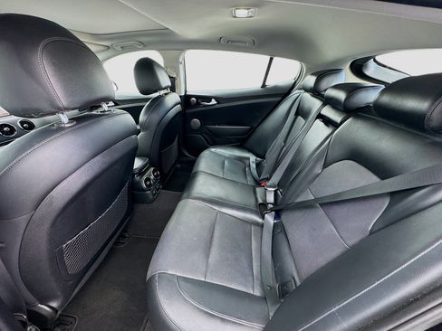 Used 2019 Kia Stinger Premium AWD/4WD image 16
