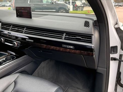 Used 2019 Audi Q7 3.0T Premium Plus w/ Premium Plus Package image 15