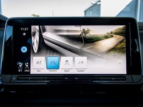 New 2026 Volkswagen Atlas Cross Sport SE image 4