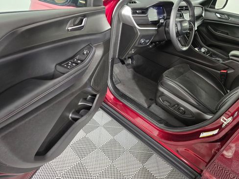 Used 2024 Jeep Grand Cherokee Altitude image 17