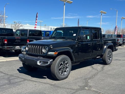 New 2026 Jeep Gladiator Sport AWD/4WD image 2