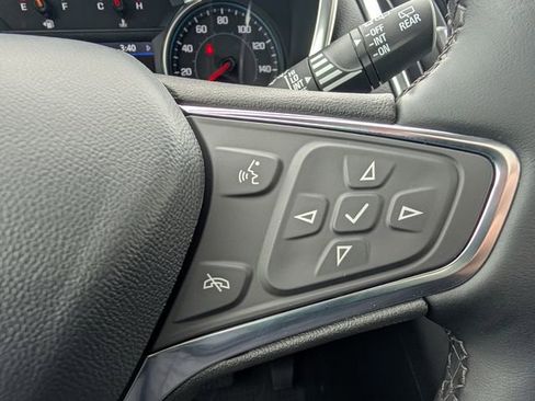 Used 2024 Chevrolet Equinox Premier image 18