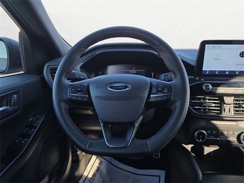 Used 2024 Ford Escape ST-Line image 12