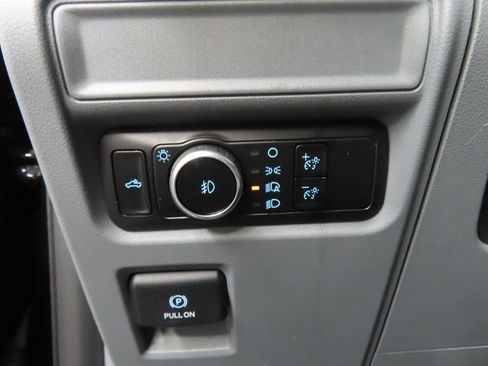 Used 2023 Ford F150 XLT w/ Trailer Tow Package image 40