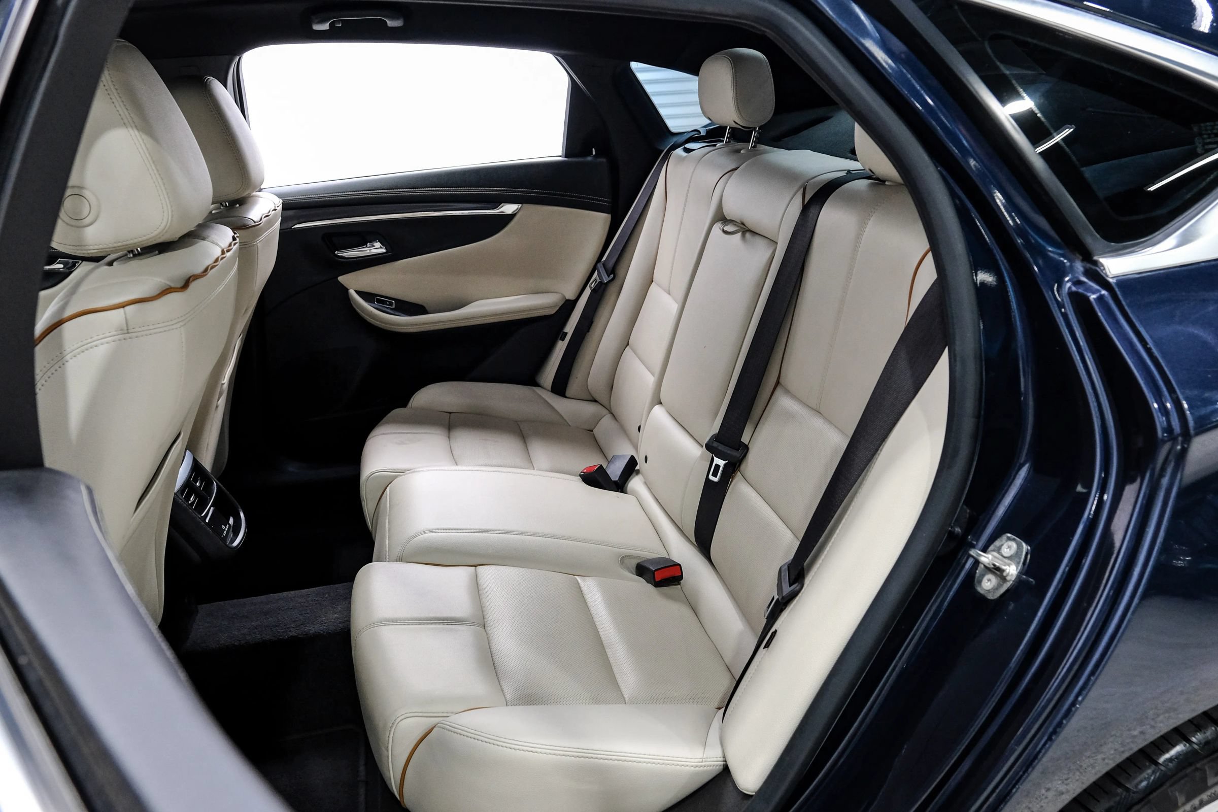 Used 2018 Chevrolet Impala Premier FWD image 44