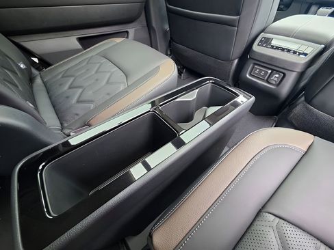New 2026 Nissan Pathfinder Platinum AWD/4WD image 11