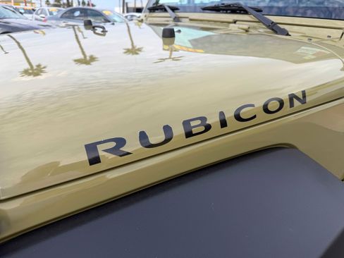 Used 2013 Jeep Wrangler Unlimited Rubicon w/ Max Tow Pkg image 9