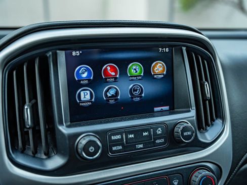 Used 2015 GMC Canyon SLE RWD image 25