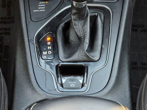 Used 2023 Jeep Cherokee Altitude Lux w/ Lux Elite Package image 37