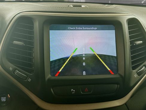 Used 2018 Jeep Cherokee Limited w/ High Altitude Package AWD/4WD image 22