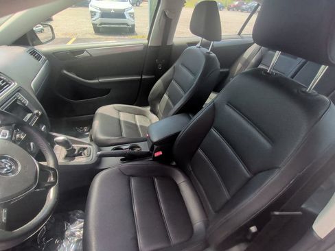 Used 2017 Volkswagen Jetta SE FWD image 14