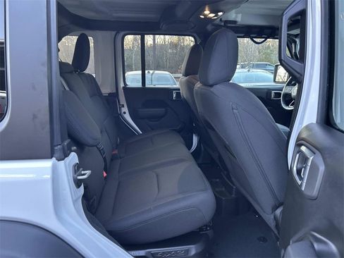 Used 2023 Jeep Wrangler Unlimited w/ Dual Top Group image 16