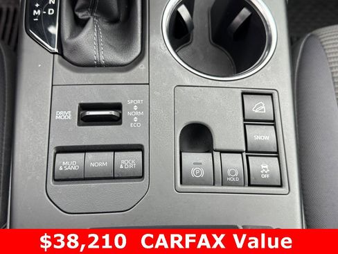 Used 2023 Toyota Highlander LE image 9