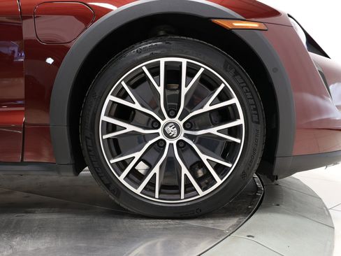 Used 2022 Porsche Taycan 4 Cross Turismo w/ Technology Package image 98