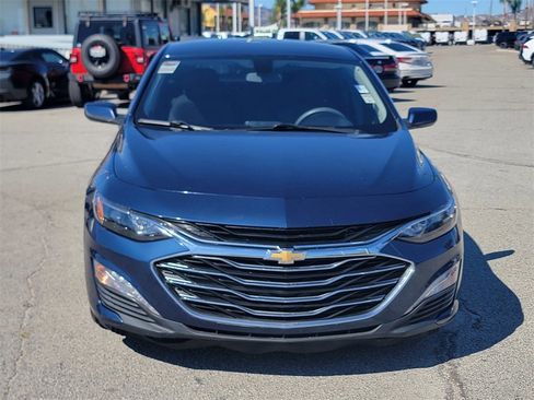 Used 2020 Chevrolet Malibu LT image 2