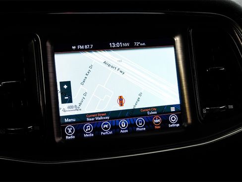 Used 2017 Dodge Challenger R/T image 18