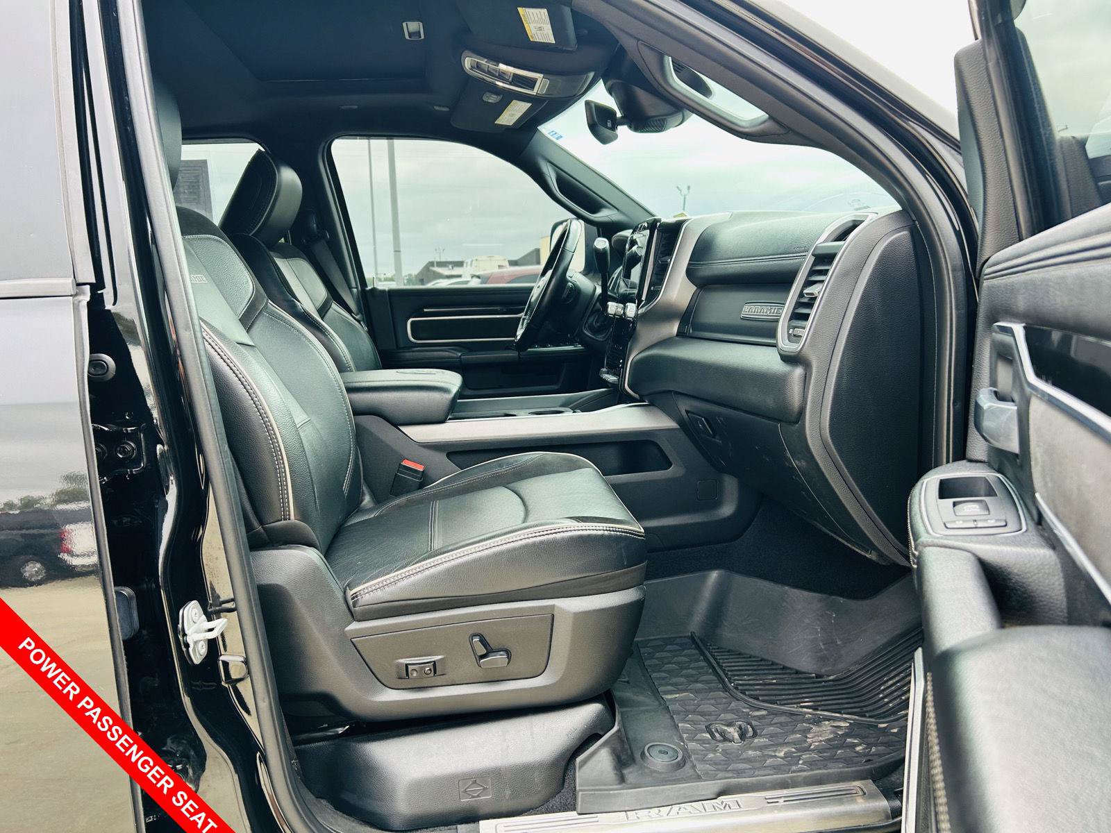 Used 2020 RAM 3500 Laramie w/ Night Edition AWD/4WD image 31