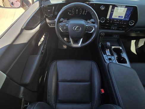 Used 2024 Lexus NX 250 FWD image 10