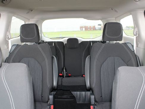 Used 2024 Chrysler Voyager LX FWD image 16