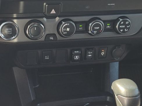 Certified 2019 Toyota Tacoma TRD Sport AWD/4WD image 21