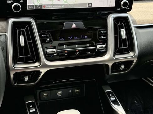 Used 2023 Kia Sorento S w/ Panoramic Sunroof Package AWD/4WD image 14