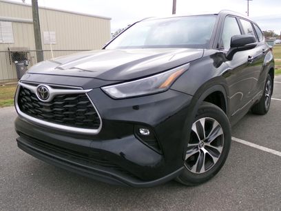 Used 2023 Toyota Highlander XLE
