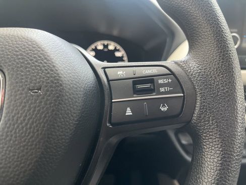 Certified 2023 Honda HR-V LX image 18