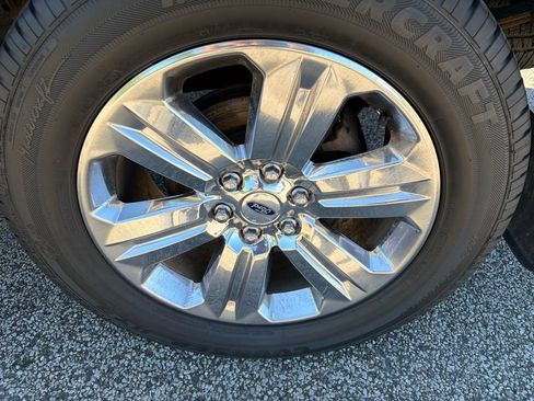 Used 2018 Ford F150 XLT w/ Equipment Group 302A Luxury AWD/4WD image 10