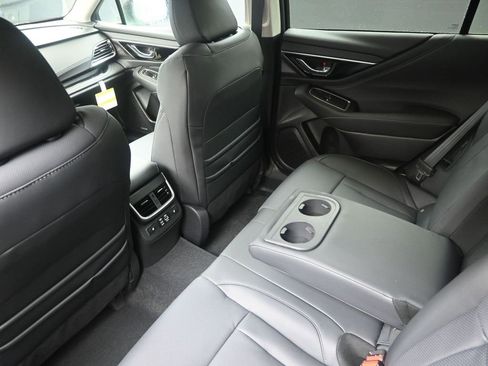 Used 2025 Subaru Outback Limited image 18