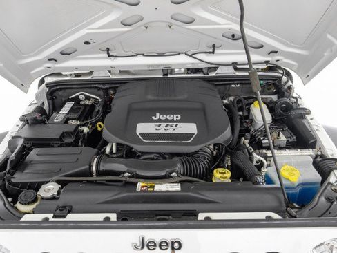 Used 2013 Jeep Wrangler Sport AWD/4WD image 38