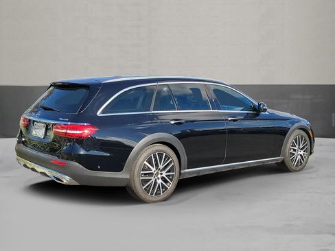 Used 2022 Mercedes-Benz E 450 4MATIC All-Terrain Wagon image 2