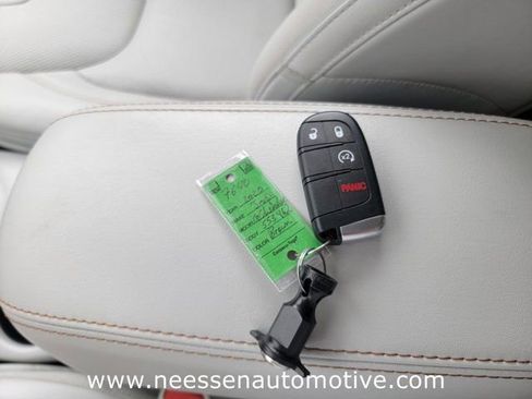 Used 2020 Jeep Cherokee Limited w/ Technology Group FWD image 29