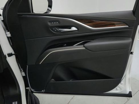 Certified 2024 Cadillac Escalade Premium Luxury image 23