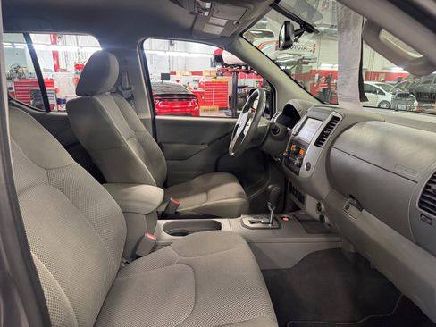 Used 2020 Nissan Frontier SV RWD image 19