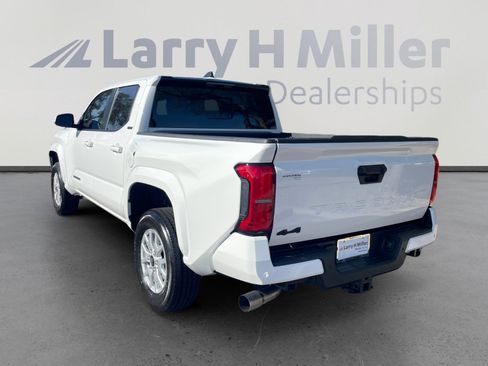 Certified 2025 Toyota Tacoma SR5 image 3