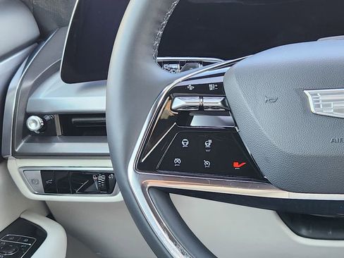 Used 2026 Cadillac Vistiq Sport w/ LPO, Floor Liner Package image 28