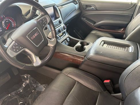 Used 2016 GMC Yukon SLT w/ Open Road Package AWD/4WD image 11