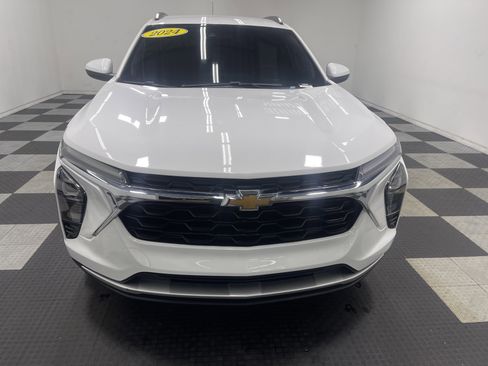 Used 2024 Chevrolet Trax LT w/ Driver Confidence Package image 7