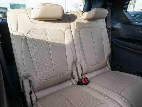 New 2025 Jeep Grand Cherokee L Limited image 18